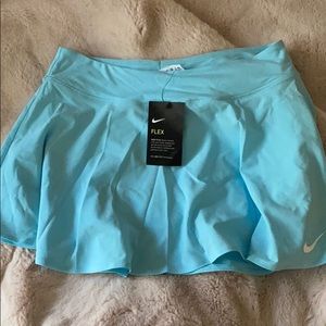 Nike dry flex Tiffany Blue skirt- M